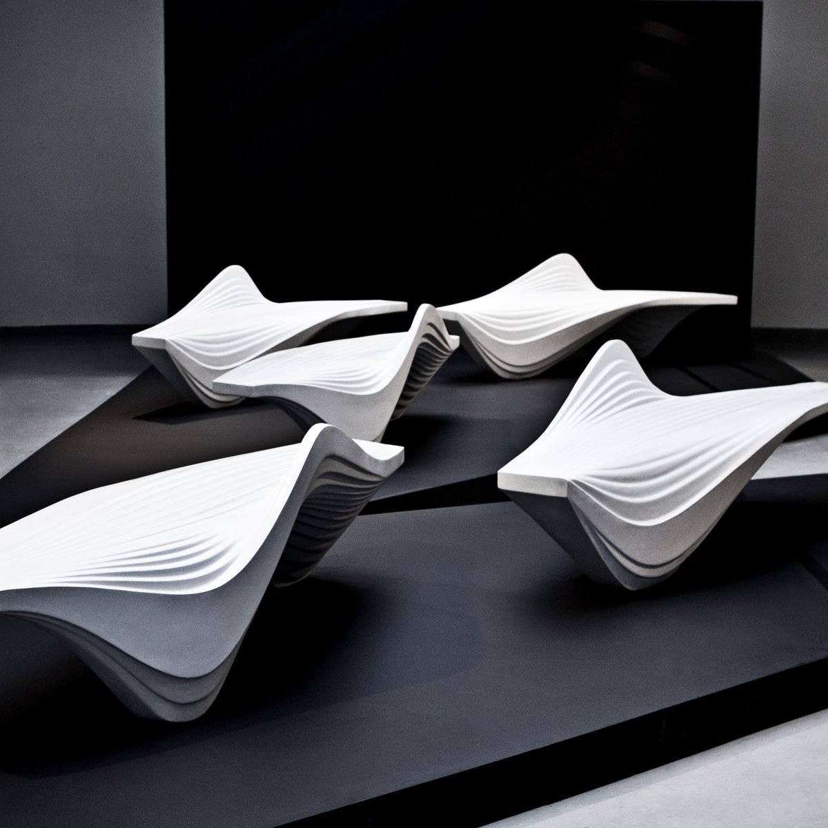 Zaha Hadid 冰塔座椅 SERAC BENCH 扎哈家具作品 玻璃钢异型家具