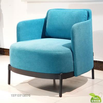 意大利设计 米洛提五金脚架北欧轻奢沙发椅现代简约布艺商用家用