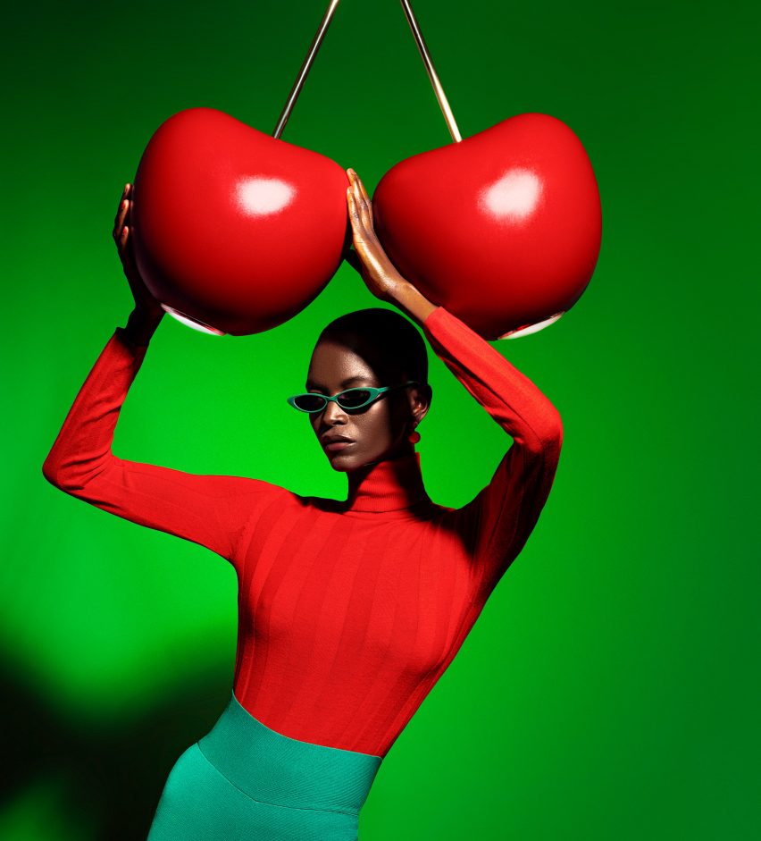 qeeboo-fashion-stefano-giovannoni-elena-iv-skaya_dezeen_2364_col_4-852x941.jpg